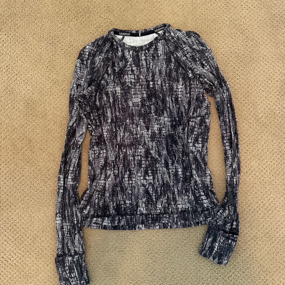 Lululemon top
